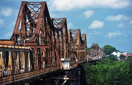 Que Voir à Hanoi ? Visitez Le Pont Long Bien Hanoi, Vietnam