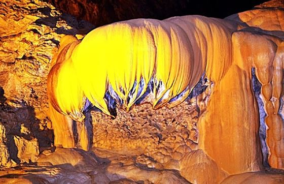 Grotte De Nguom Ngao: Chef-d'oeuvre Naturel à Cao Bang Vietnam 