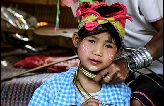 Femme Girafe: Explorez Le Monde Fascinant Des Femmes Padaung En Thaïlande