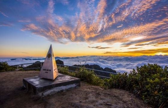 Trekking Au Mont De Chieu Lau Thi - Majestueuse Montagne De Ha Giang