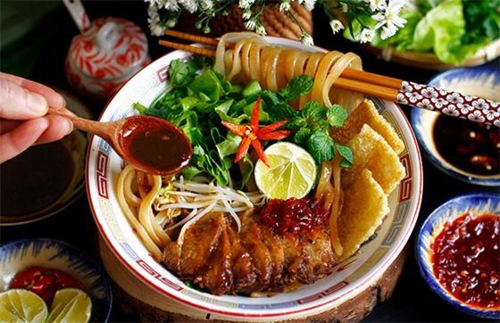 Top 12 Délicieuses Spécialités à Da Nang Au Vietnam