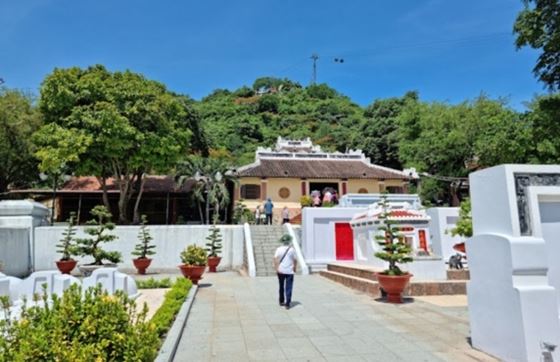 Que Visiter à Chau Doc ? Le Tombeau De Thoai Ngoc Hau