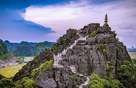 La Grotte De Mua : Panorama De La Baie D'Ha Long En Terrestre