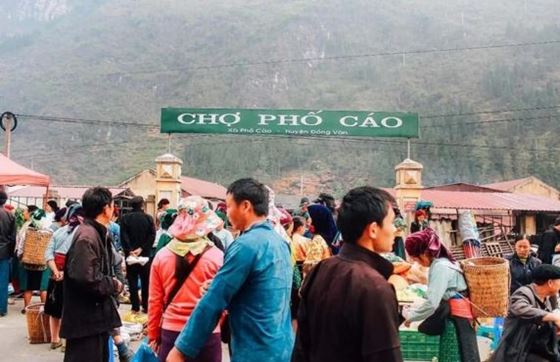 Marché De Pho Cao - Marché Ethnique Animé à Dong Van, Ha Giang