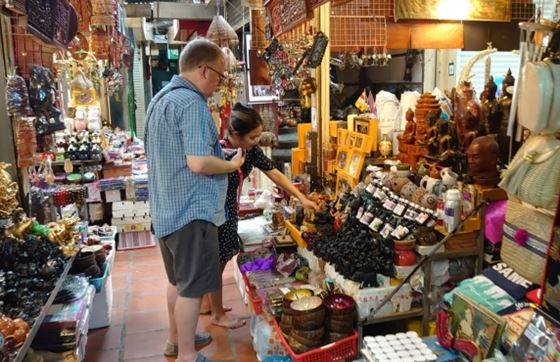 Phnom Penh Shopping: Les Meilleurs Boutiques De Souvenirs Phnom Penh