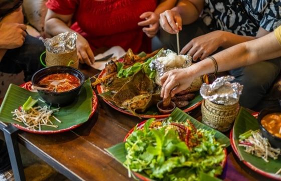 Food Tour à Moto à Vientiane Avec Lucas