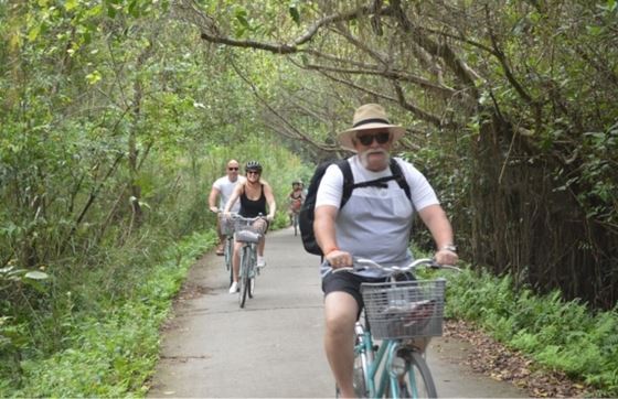  Que Faire à Cat Ba? Faire Une Excursion Du Village De Viet Hai En Vélo 