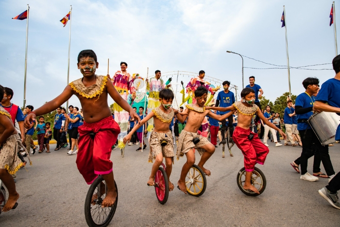 Festival international de cirque Tini Tinou, l'une des fêtes à Battambang pour les touristes