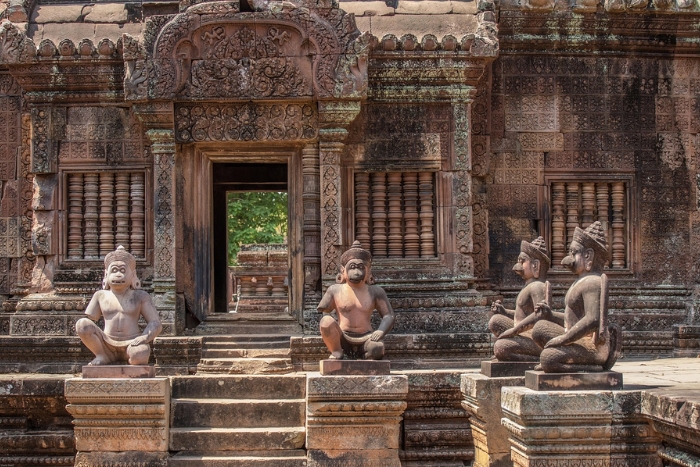 Banteay Srei : La Poésie de la Pierre
