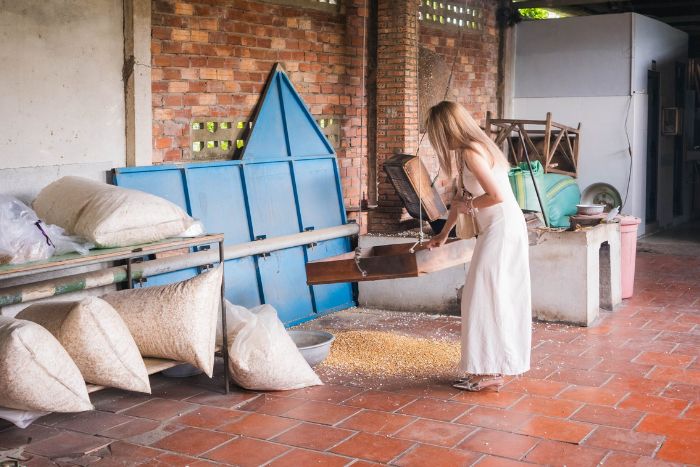 Découvrir les ateliers artisanaux du delta Mekong