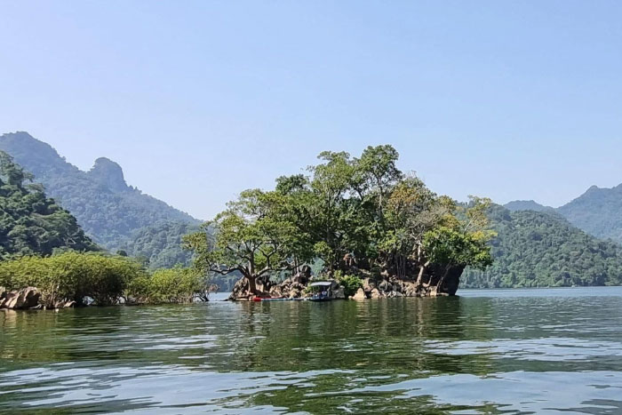 Lac Ba Be poétique