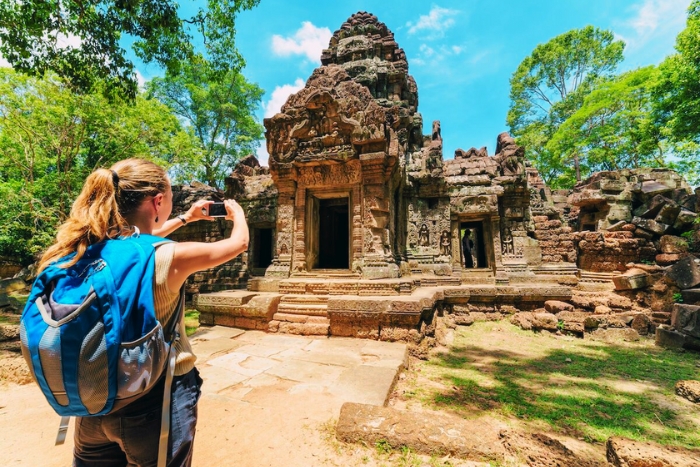 Un backpacker capture des souvenirs en toute liberté