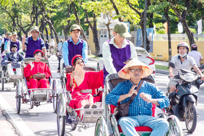 Nous avons profité d’une balade en cyclo-pousse pour découvrir la ville de Hué