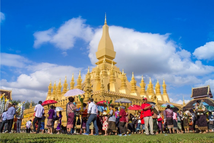 Découvrir le Pha That Luang en famille