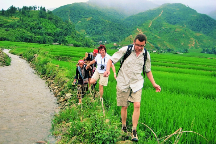 Randonnée à travers les rizières émeraude de Sapa