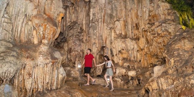 Grotte de Surprise ( grotte de Sung Sot)