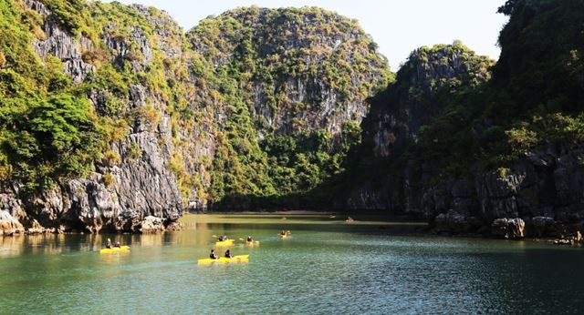 La baie de Bai Tu Long