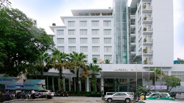 Mondial Hotel in Hue (piscine)