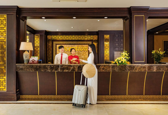 Thanh Lich Hotel in Hue (piscine)