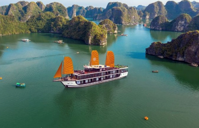 Bateau pour la nuit à Halong
