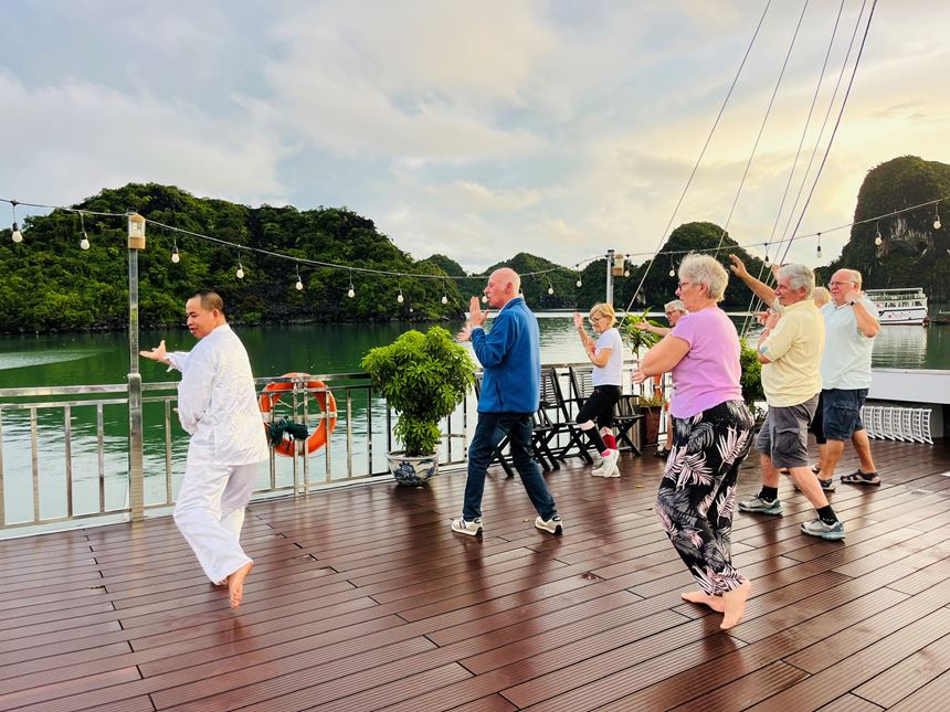 À la découverte de la baie d’Ha Long avec Autour Asia