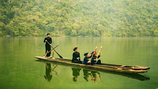 Le lac de Ba Be entre nature sauvage et sérénité