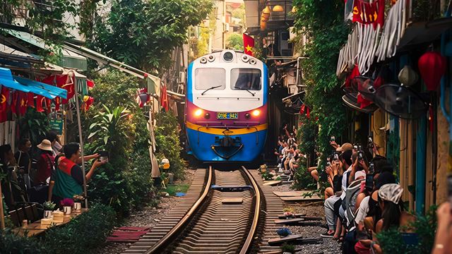 La strada del treno di Hanoi è unica