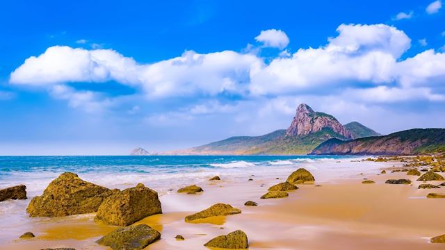 Détendez-vous sur la plage de Con Dao.