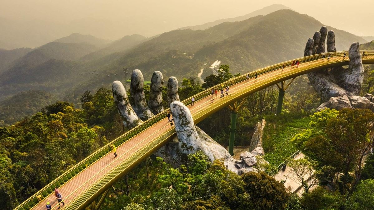 Visitez le Pont dOr à Ba Na Hills